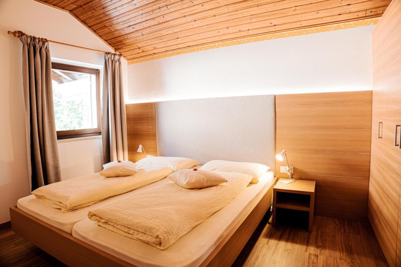 Ferienwohnungen Schweitzer Parcines Ngoại thất bức ảnh