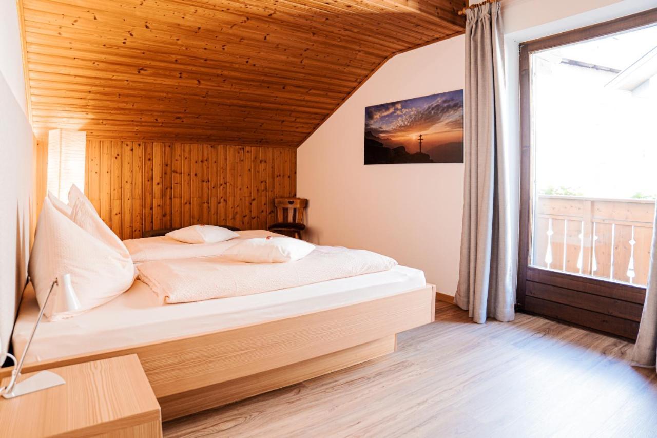Ferienwohnungen Schweitzer Parcines Ngoại thất bức ảnh