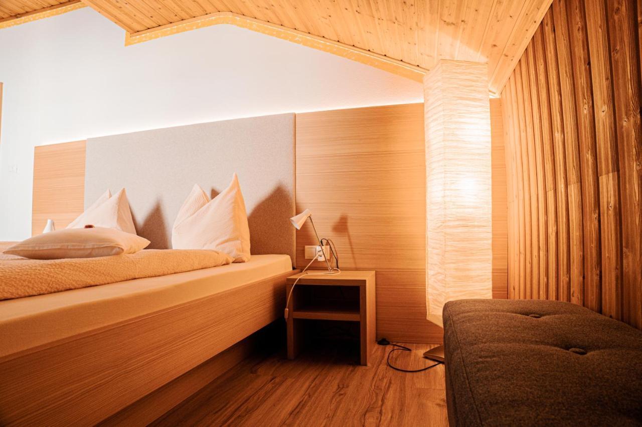 Ferienwohnungen Schweitzer Parcines Ngoại thất bức ảnh