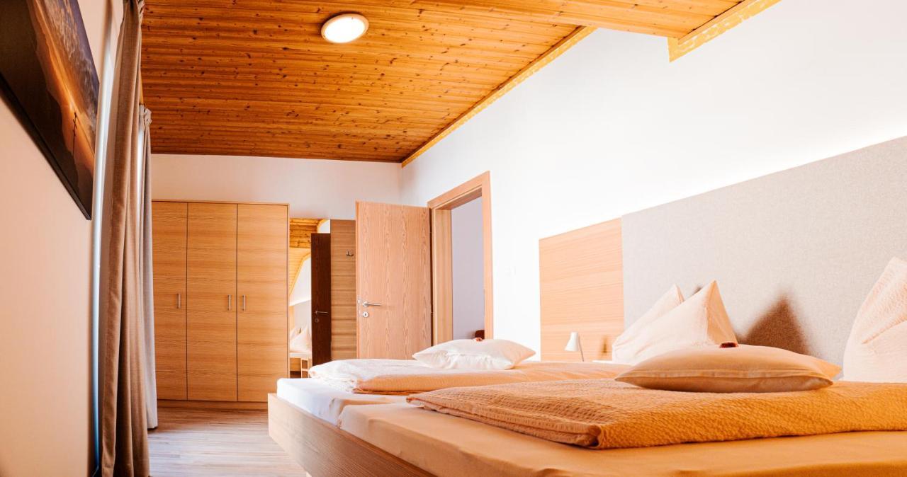 Ferienwohnungen Schweitzer Parcines Ngoại thất bức ảnh