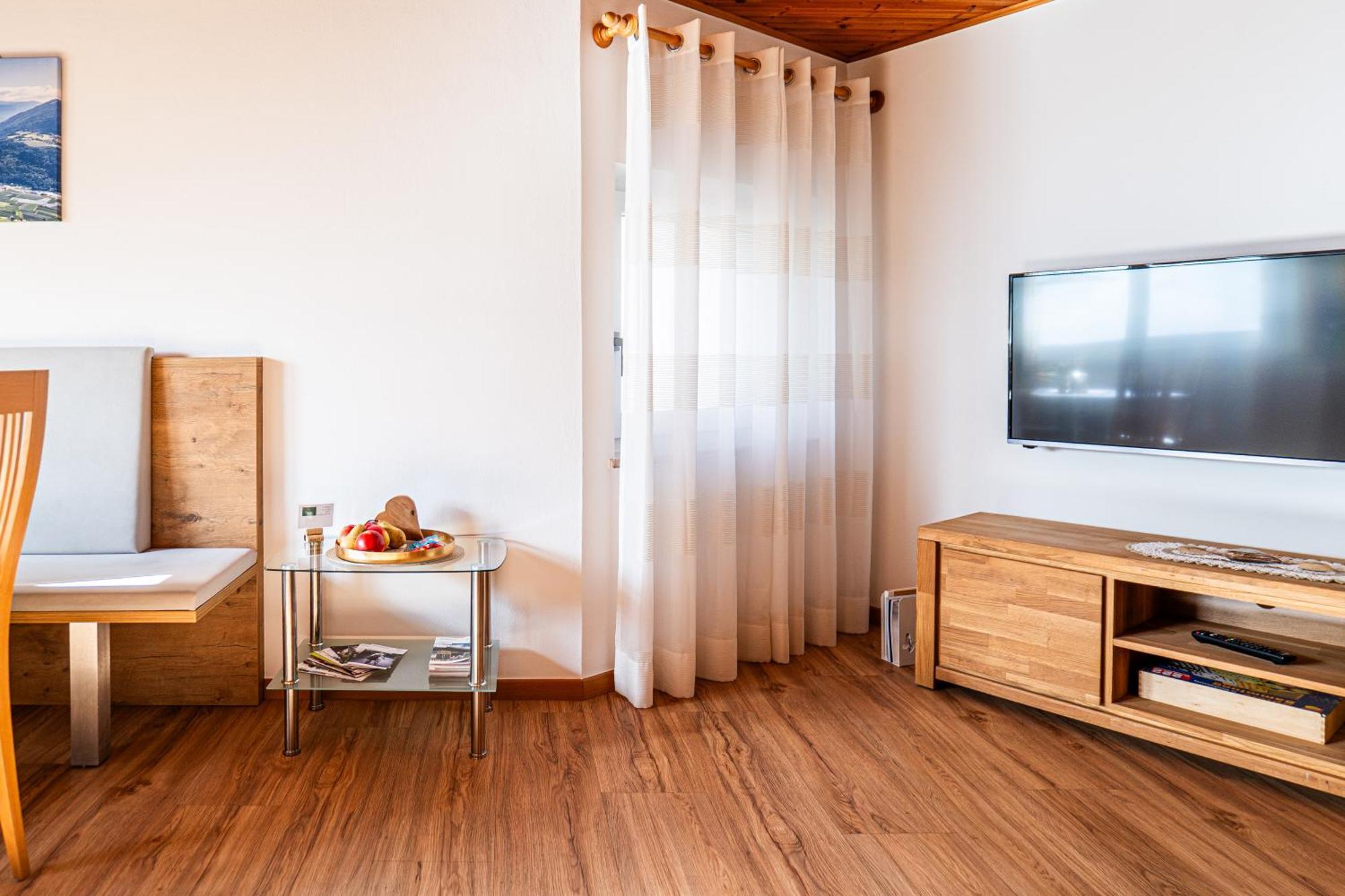 Ferienwohnungen Schweitzer Parcines Ngoại thất bức ảnh