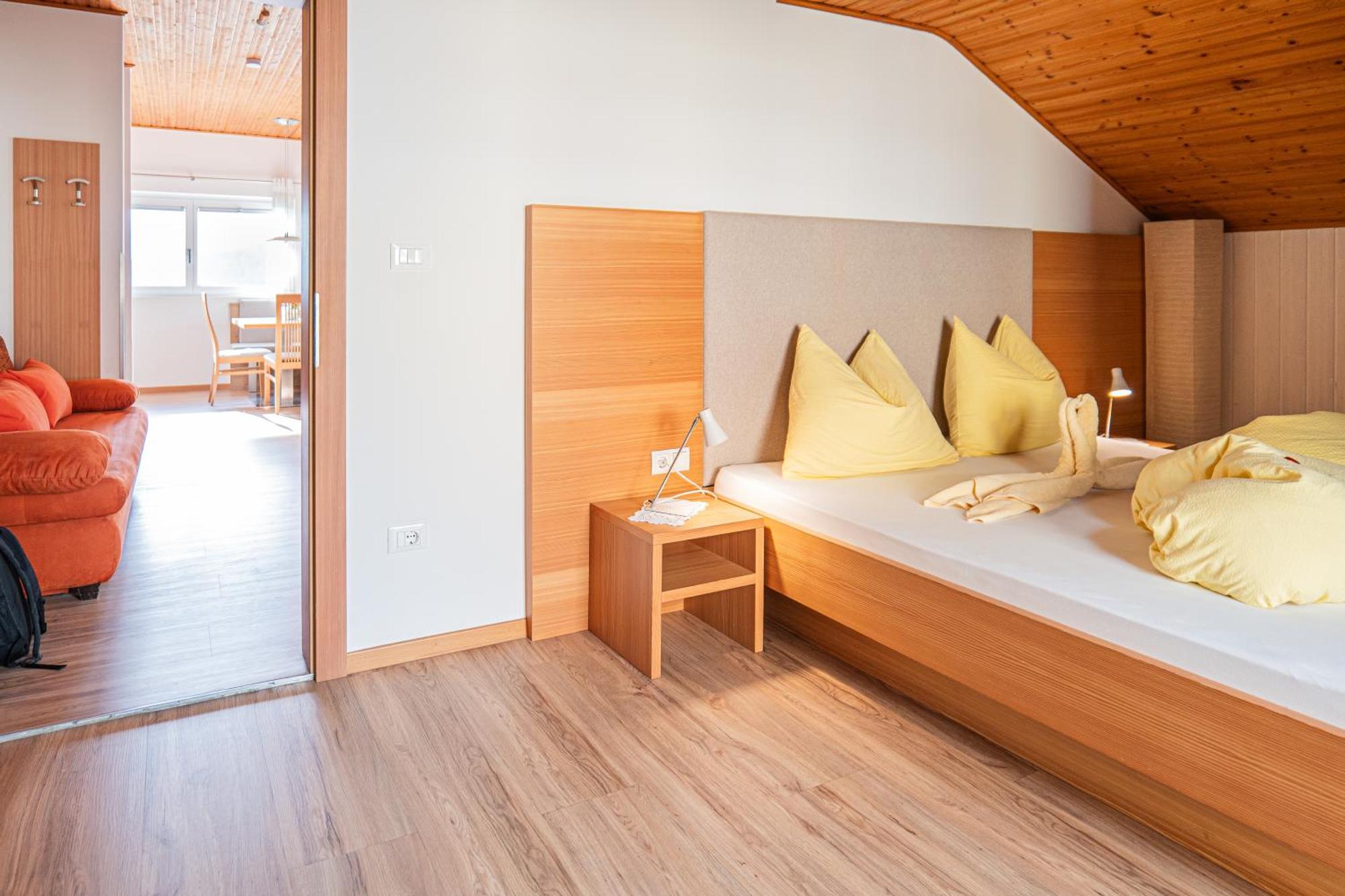 Ferienwohnungen Schweitzer Parcines Ngoại thất bức ảnh